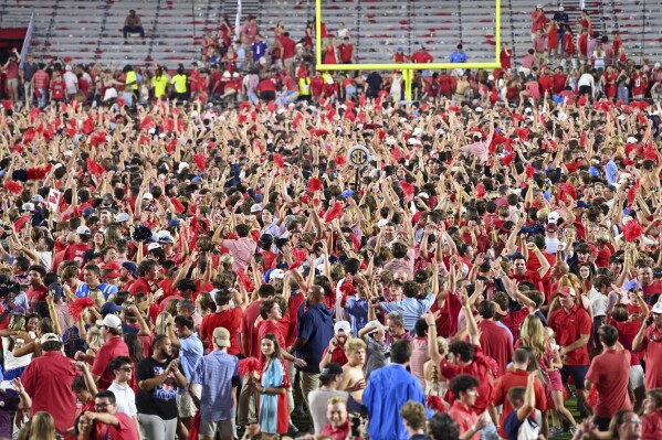 Ole miss outlet football rivals